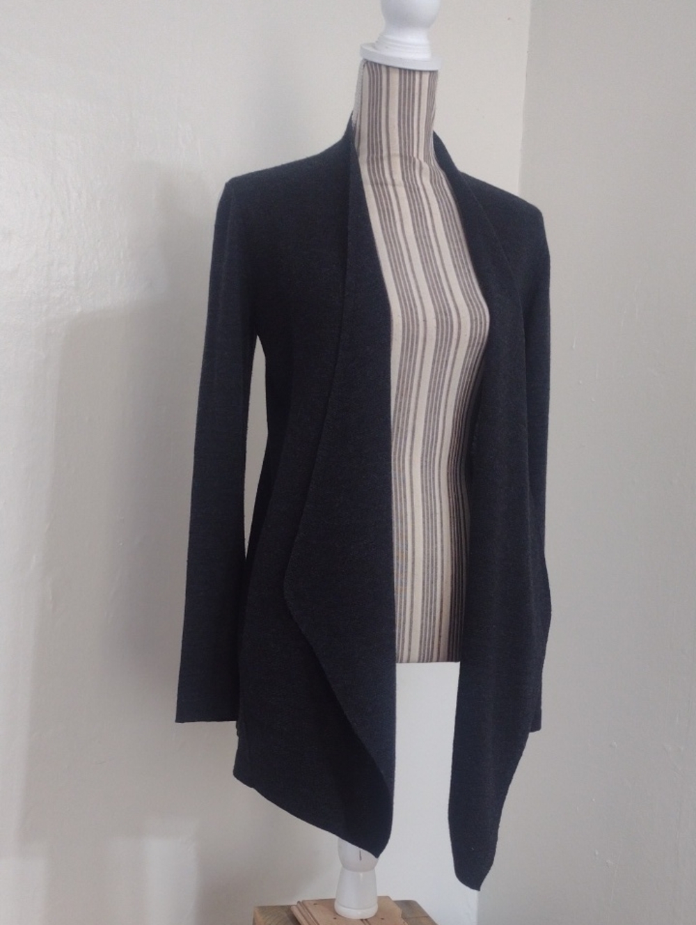 Eileen Fisher Open Angle Front Merino Wool Cardigan Sweater w Pockets Size XS
